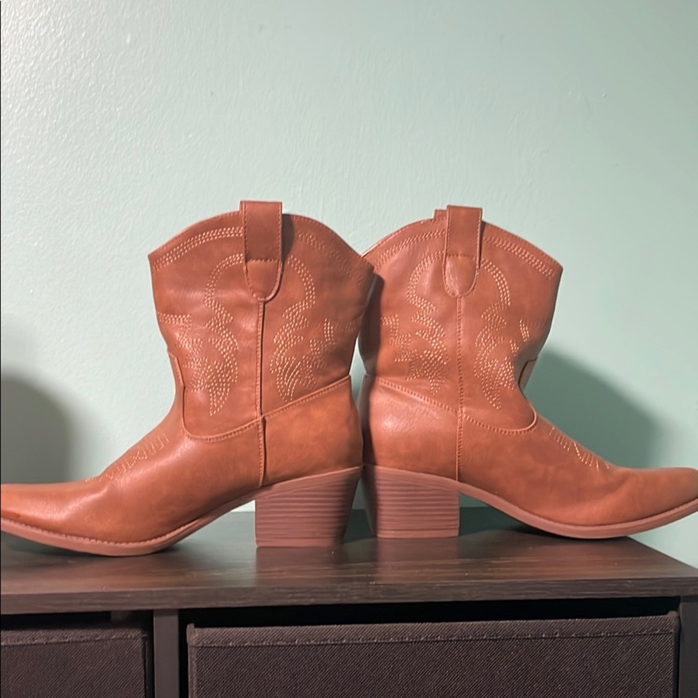 Women's Tan Western Ankle Boots